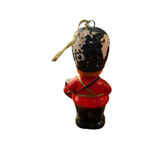 Vintage 1986 LW Rice Toy Soldier Christmas Ornament/Shaker Red & Black Guardsman - Picture 3 of 5